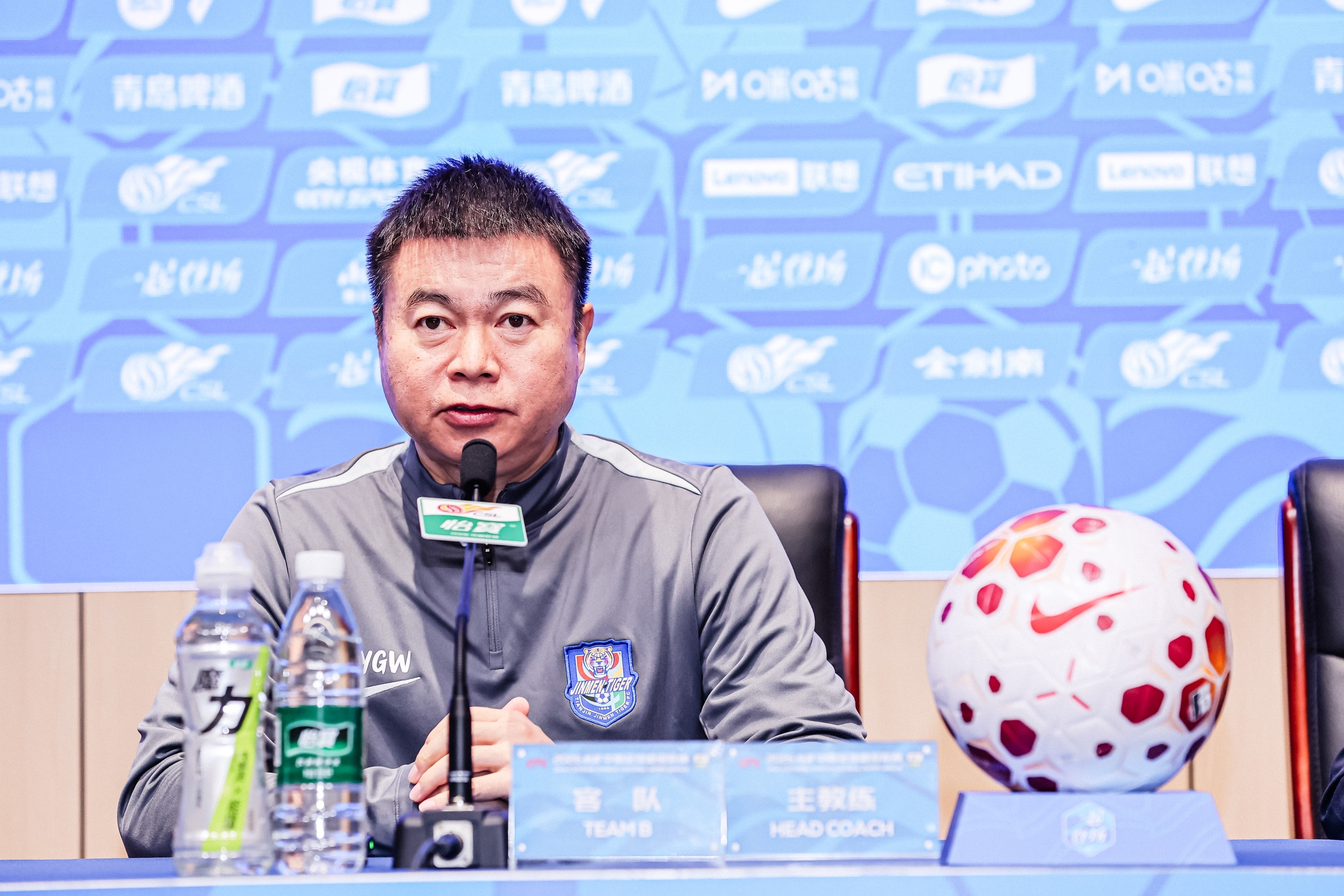 于根伟：客场赢球确实是值得高兴的事情，但我们还是要保持冷静